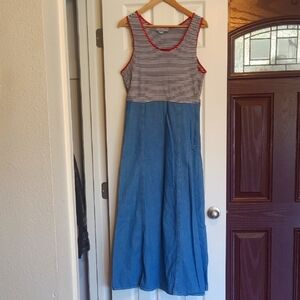 Vtg Red,White,and Blue Sundress with Sleeveless Halter Neck for Casual Occasions